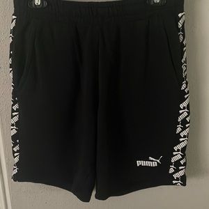 Puma men’s M size black shorts